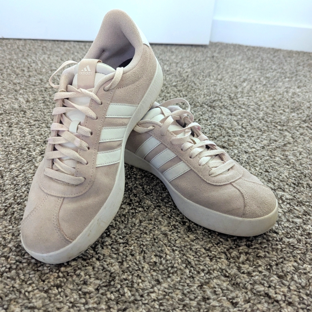 Women's Adidas Suede sneakers gently used size 10